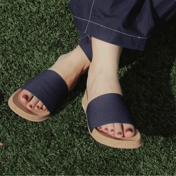 MESSAGE Bright Pink Slide Sandals - Picture 8 of 8